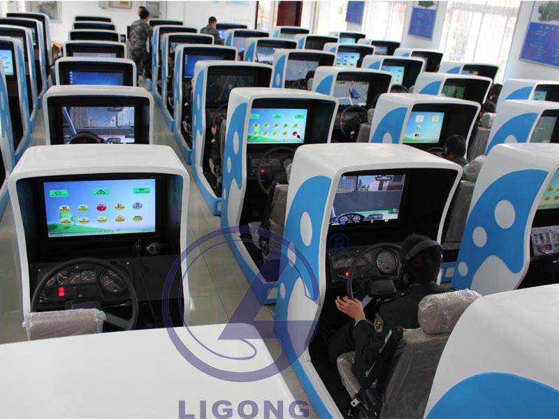 汽車駕駛模擬器、汽車模擬駕駛器、駕吧模擬器